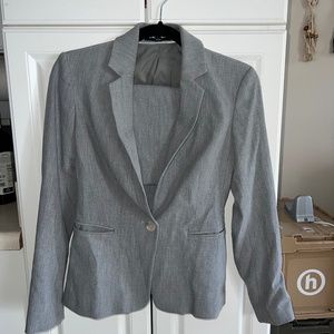EXPRESS Suit SET. Light Gray Blazer and Pants